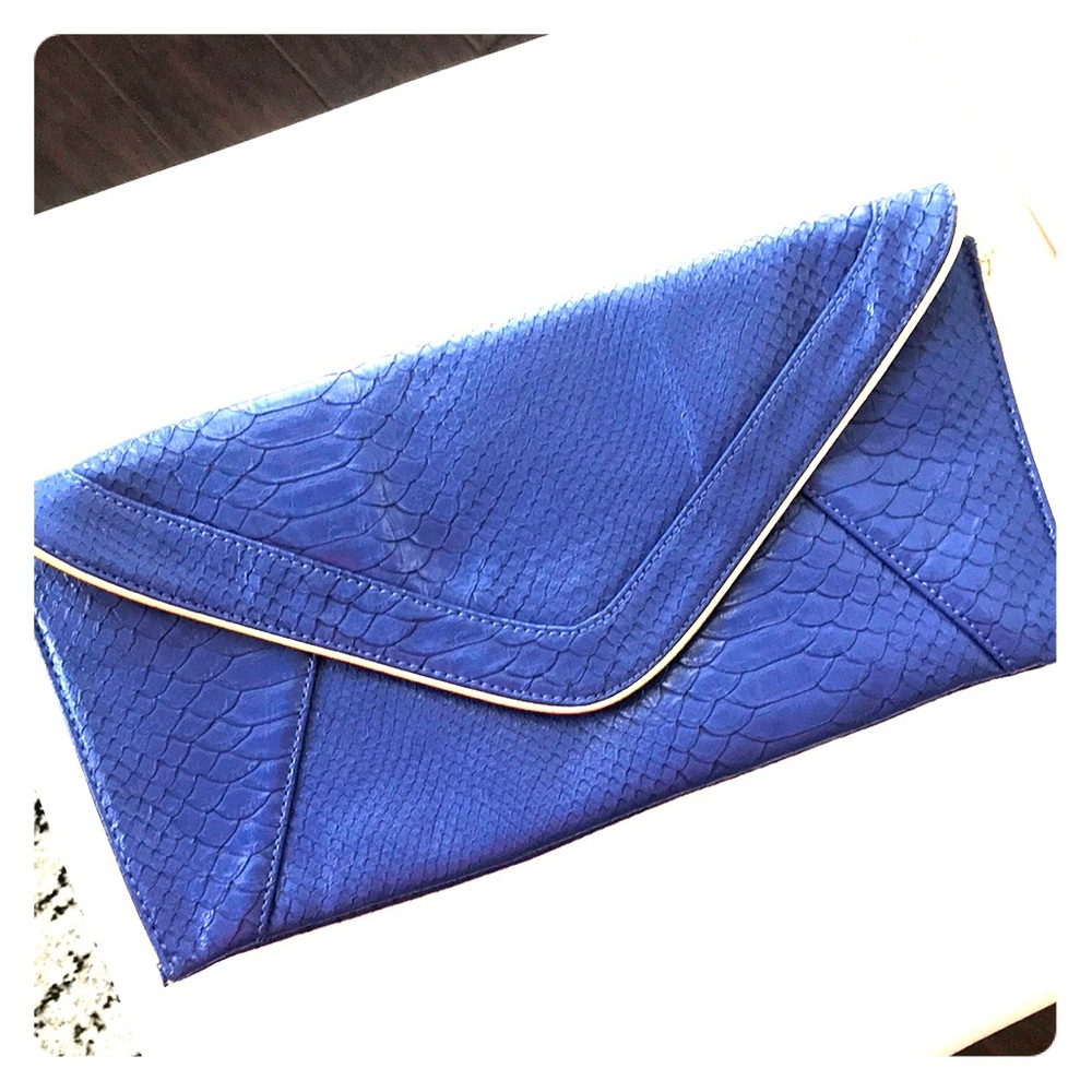 Gorgeous cobalt blue clutch/over the shoulder!